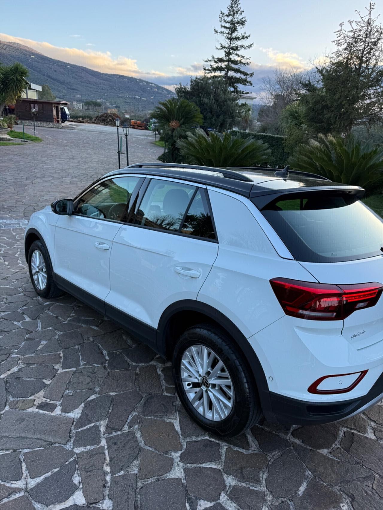 Volkswagen T-Roc 2.0 TDI SCR 150 CV DSG R-Line 2023