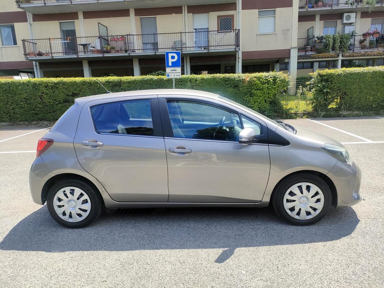 Toyota Yaris 1.4 D-4D 5p Euro6 Lounge