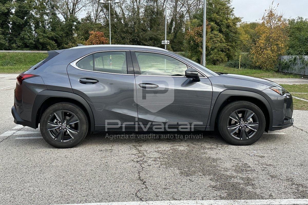 LEXUS UX Hybrid Urban
