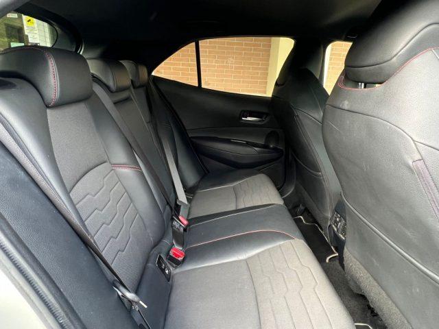 TOYOTA Corolla 2.0 Hybrid MoreBusiness