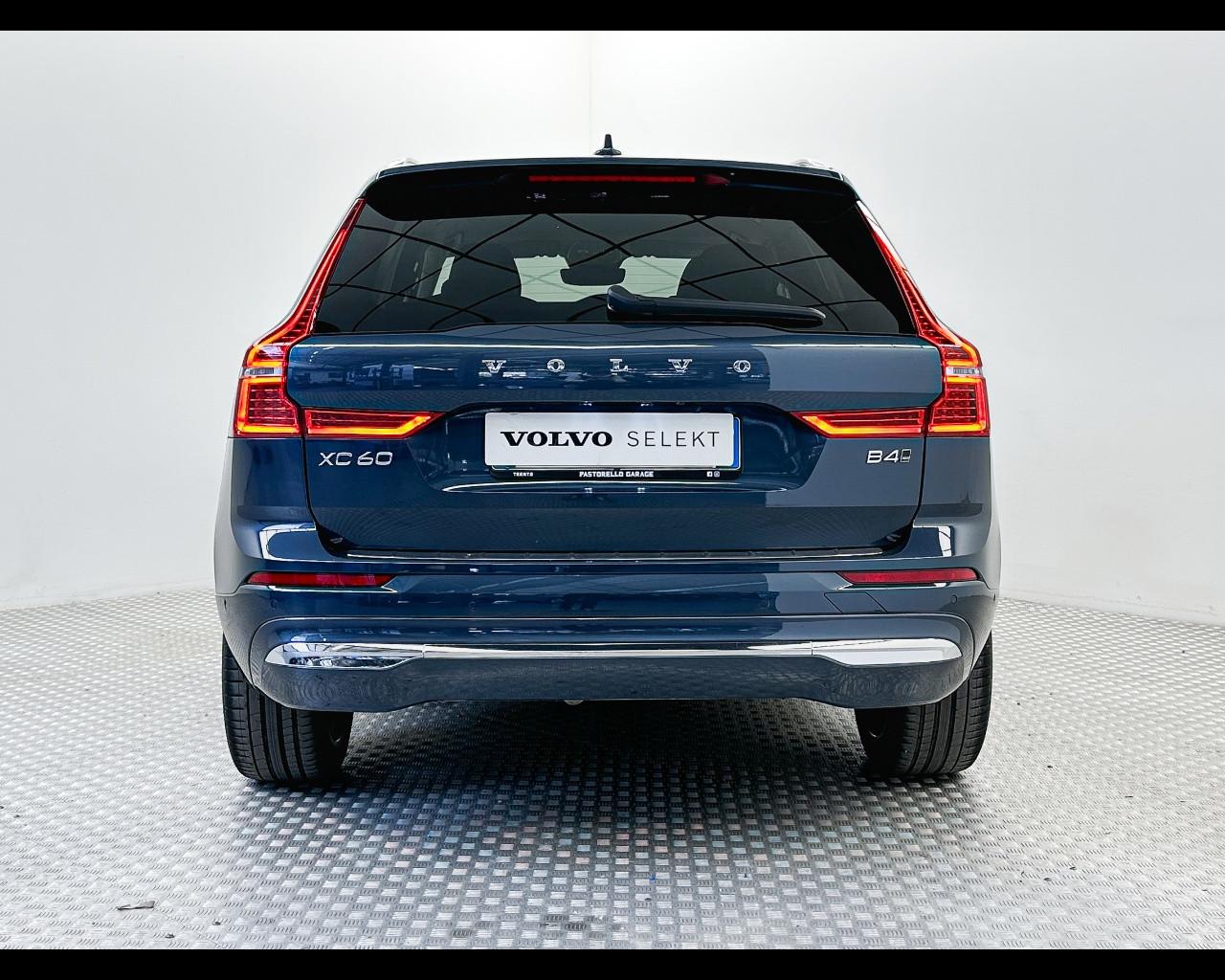 VOLVO XC60 (2017--->) - XC60 B4 (d) AWD Geartronic Inscription