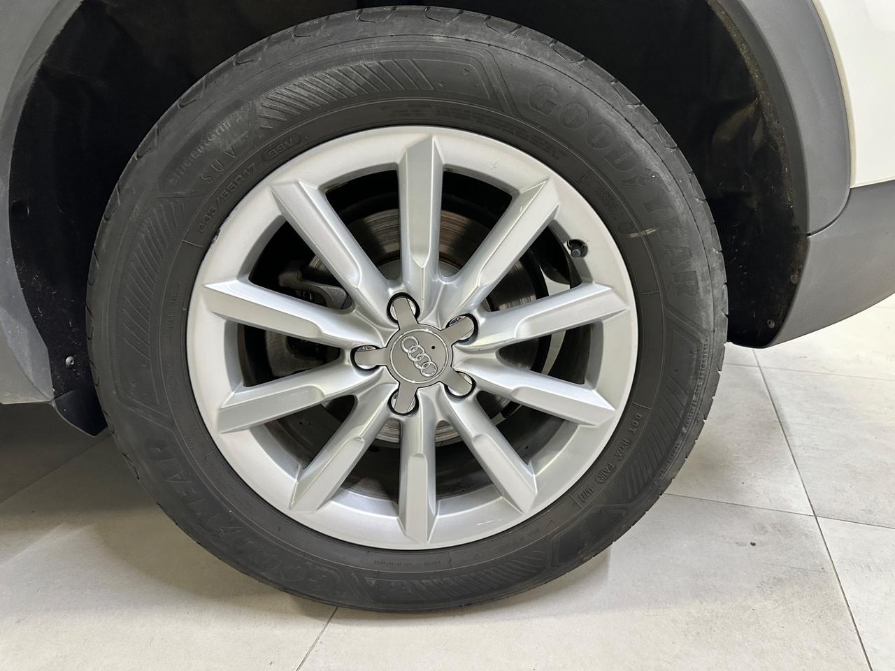 Audi Q3 2.0 TDI 120 CV Business