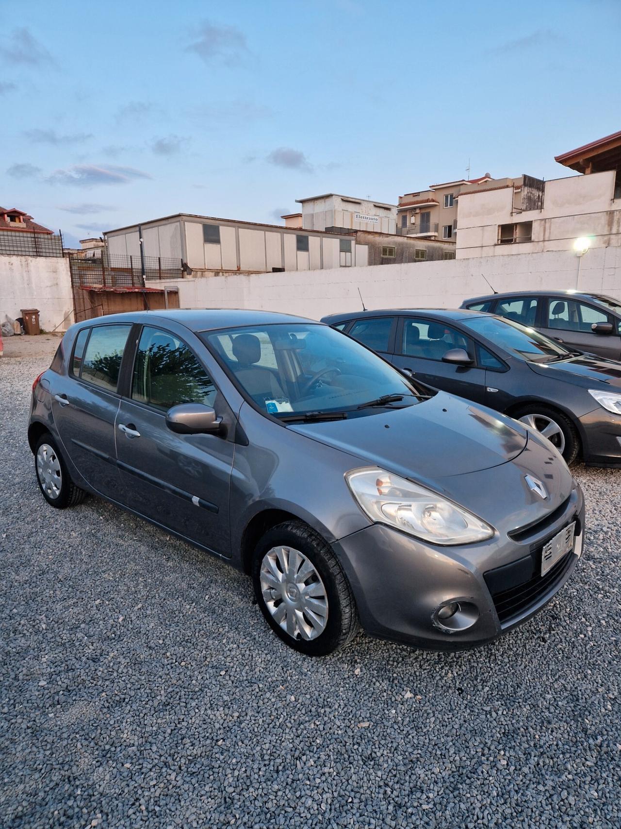 Renault Clio 1.2 16V 5 porte Dynamique