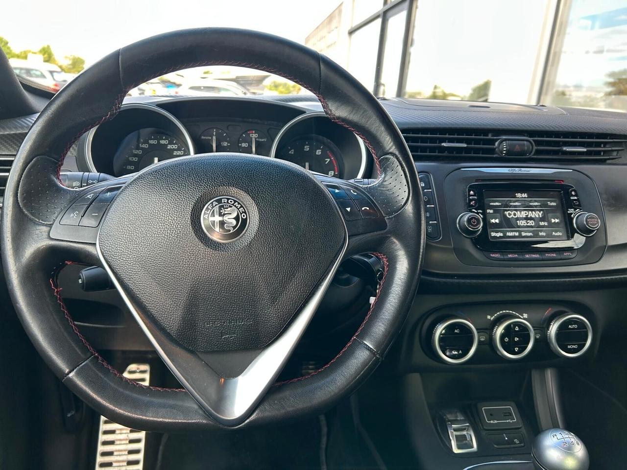 Alfa Romeo Giulietta SPORT 1.4 Turbo 6mt PACK CARBON VELOCE