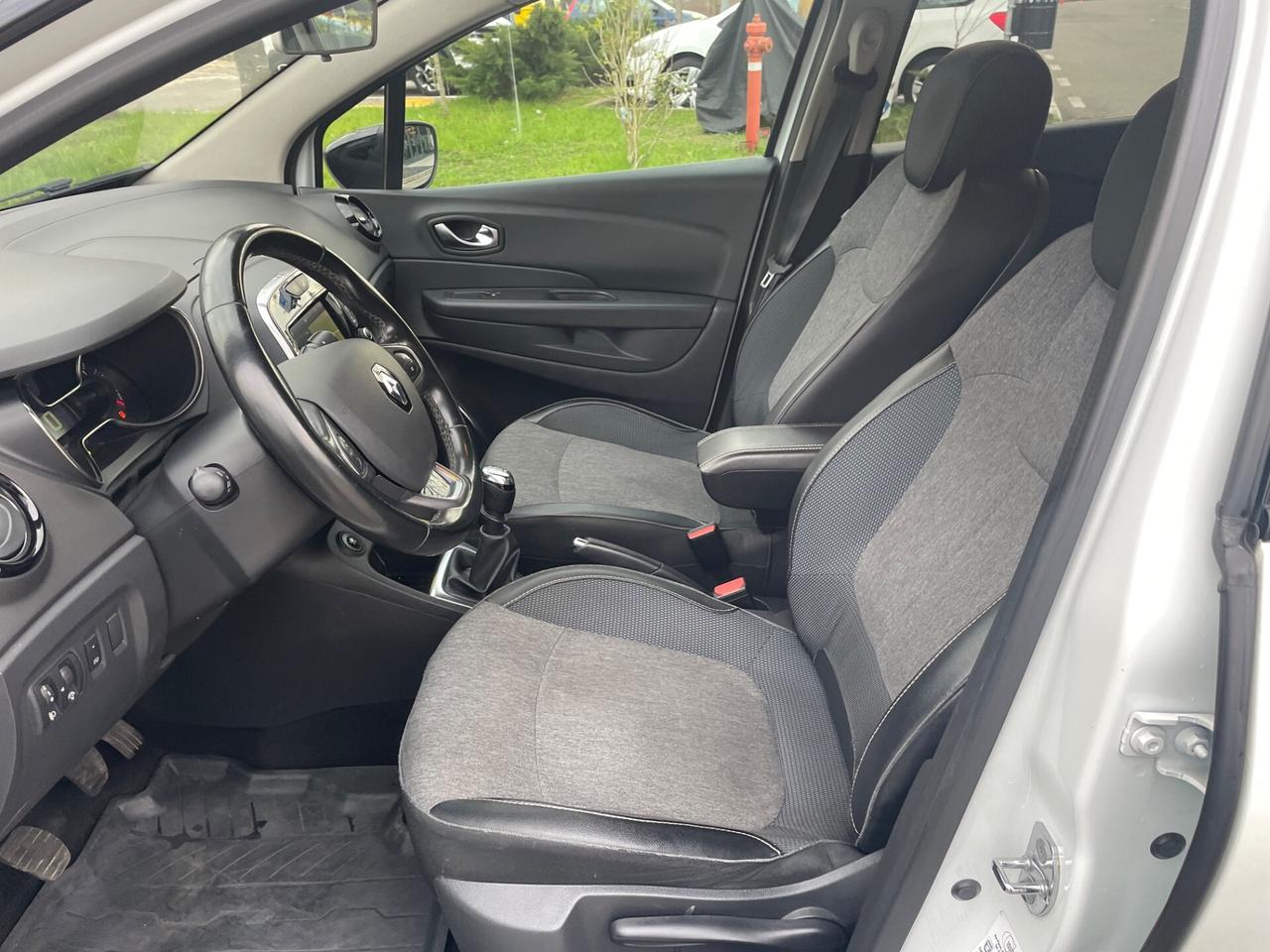 Renault Captur TCe 130 CV*Neopatentati*Navi*Solo 95000km*