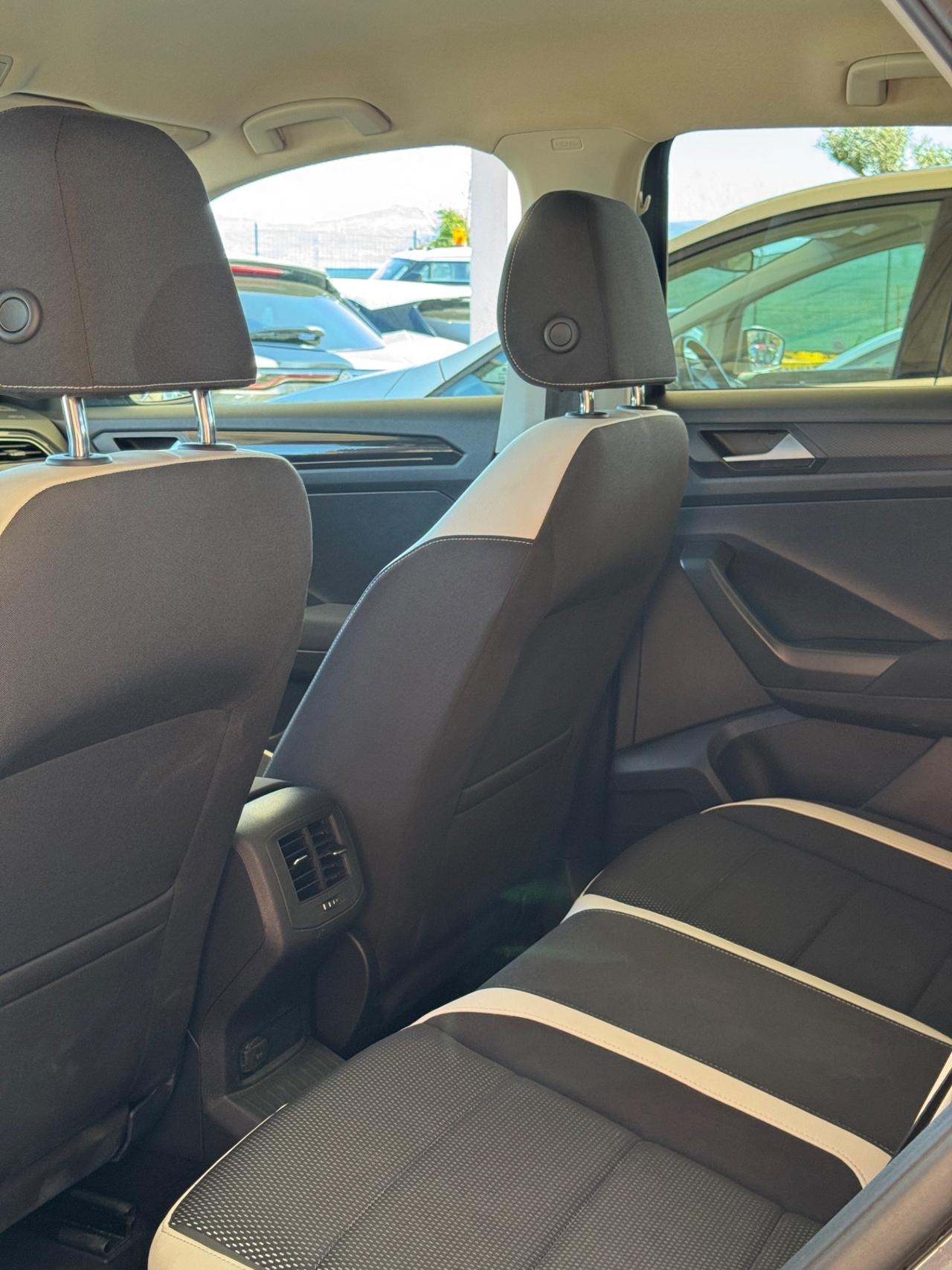 Volkswagen T-Roc 1.6 TDI SCR Advanced BlueMotion Technology