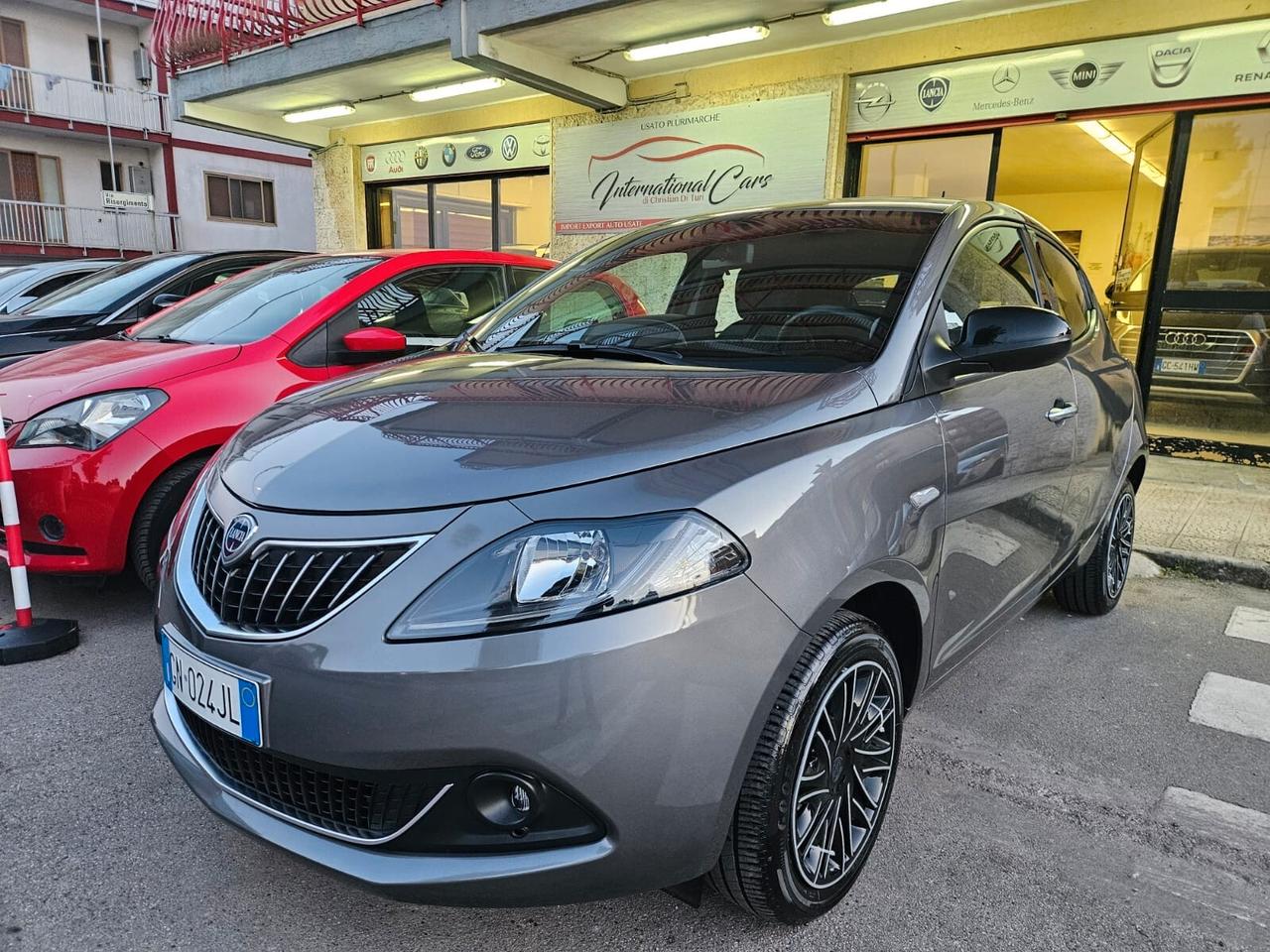 Lancia Ypsilon 1.0 Firefly Hybrid S&S GOLD 70CV