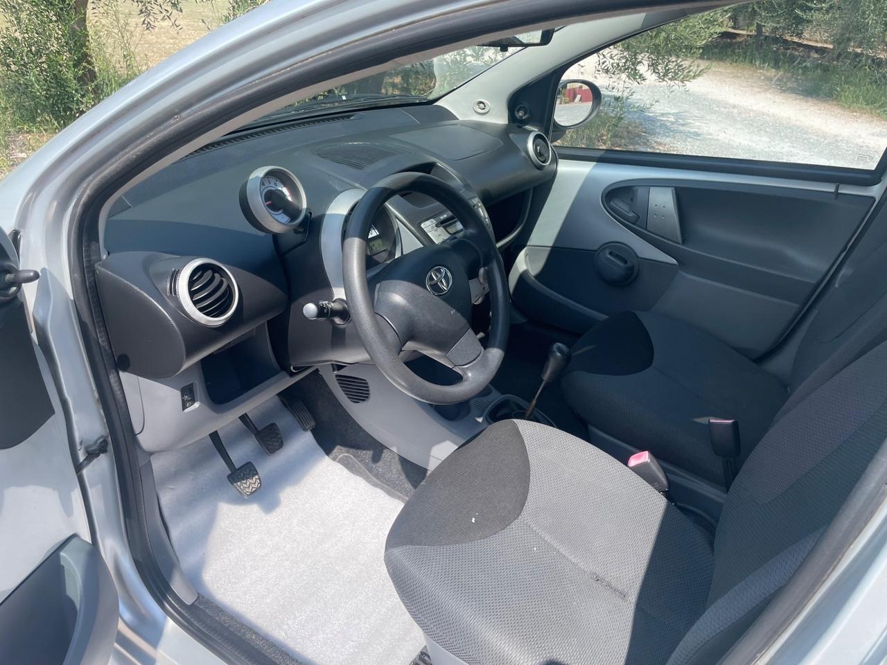 Toyota Aygo 1.0 12V VVT-i 5 porte Sol