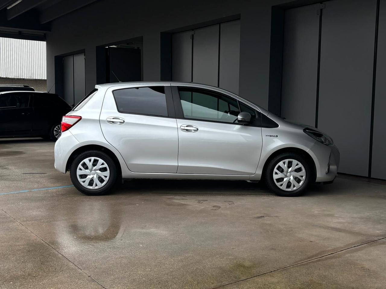 Toyota Yaris 1.5 Hybrid 5 porte Business