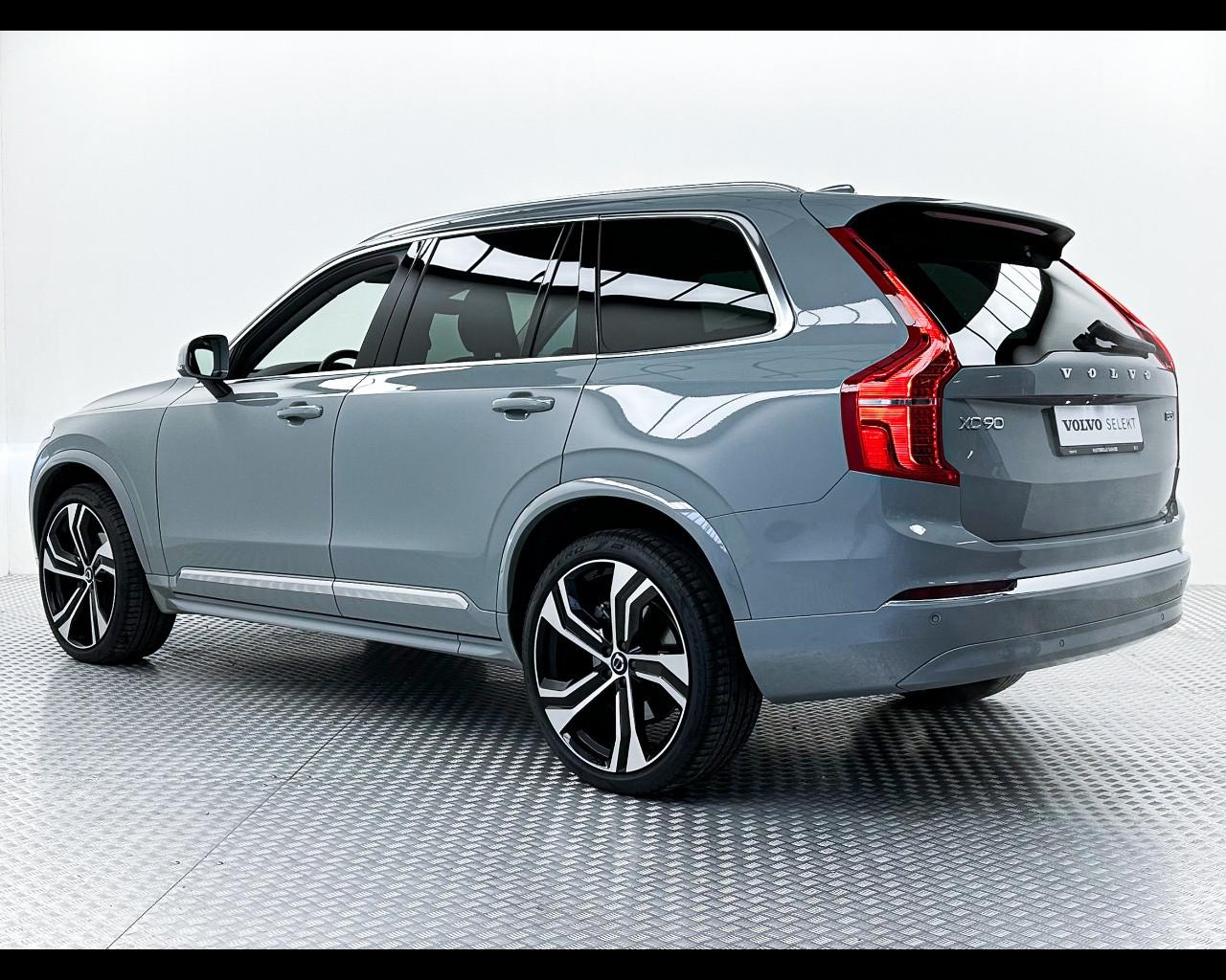 VOLVO XC90 B5 AWD automatico 7 posti Plus Bright