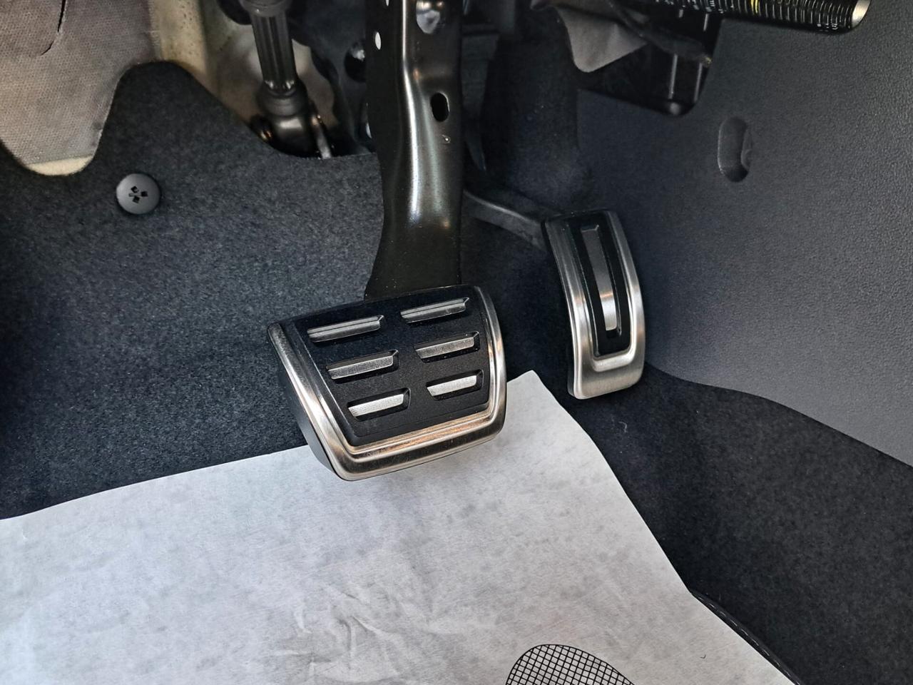 Volkswagen Taigo 1000 TSI 116CV R-Line DSG Km.0