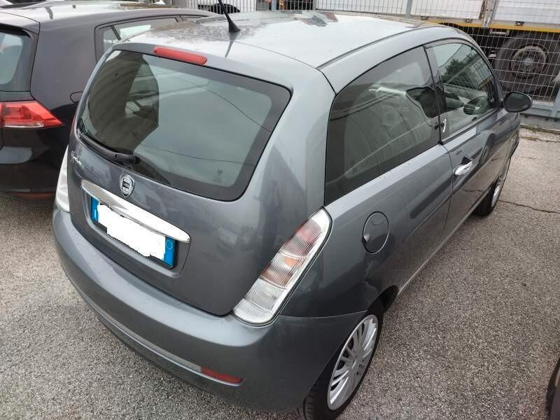 Lancia Ypsilon 1.4 Oro Giallo