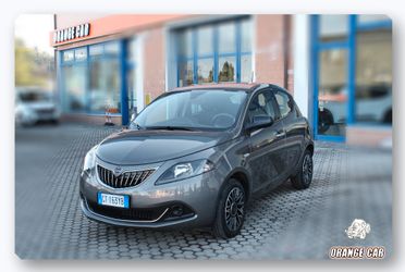 Lancia Ypsilon 1.0 FireFly S&S Hybrid Platino-OK NEOPATENTATI