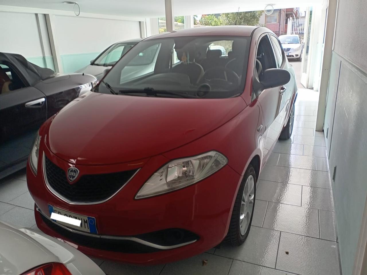 Lancia Ypsilon 1.2 69 CV 5 porte GPL Ecochic Silver