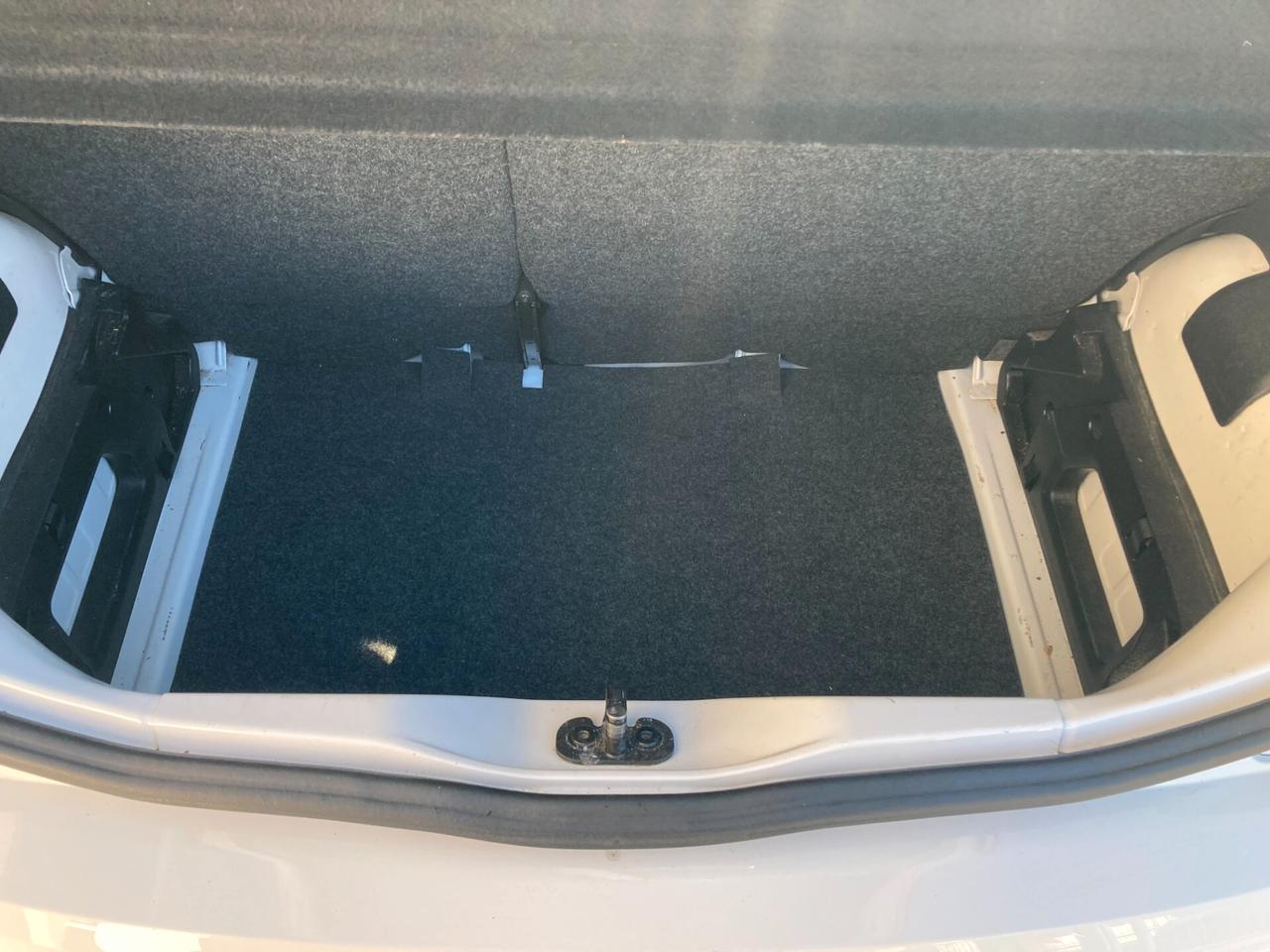 Volkswagen High UP! 1.0 75 CV 5p.