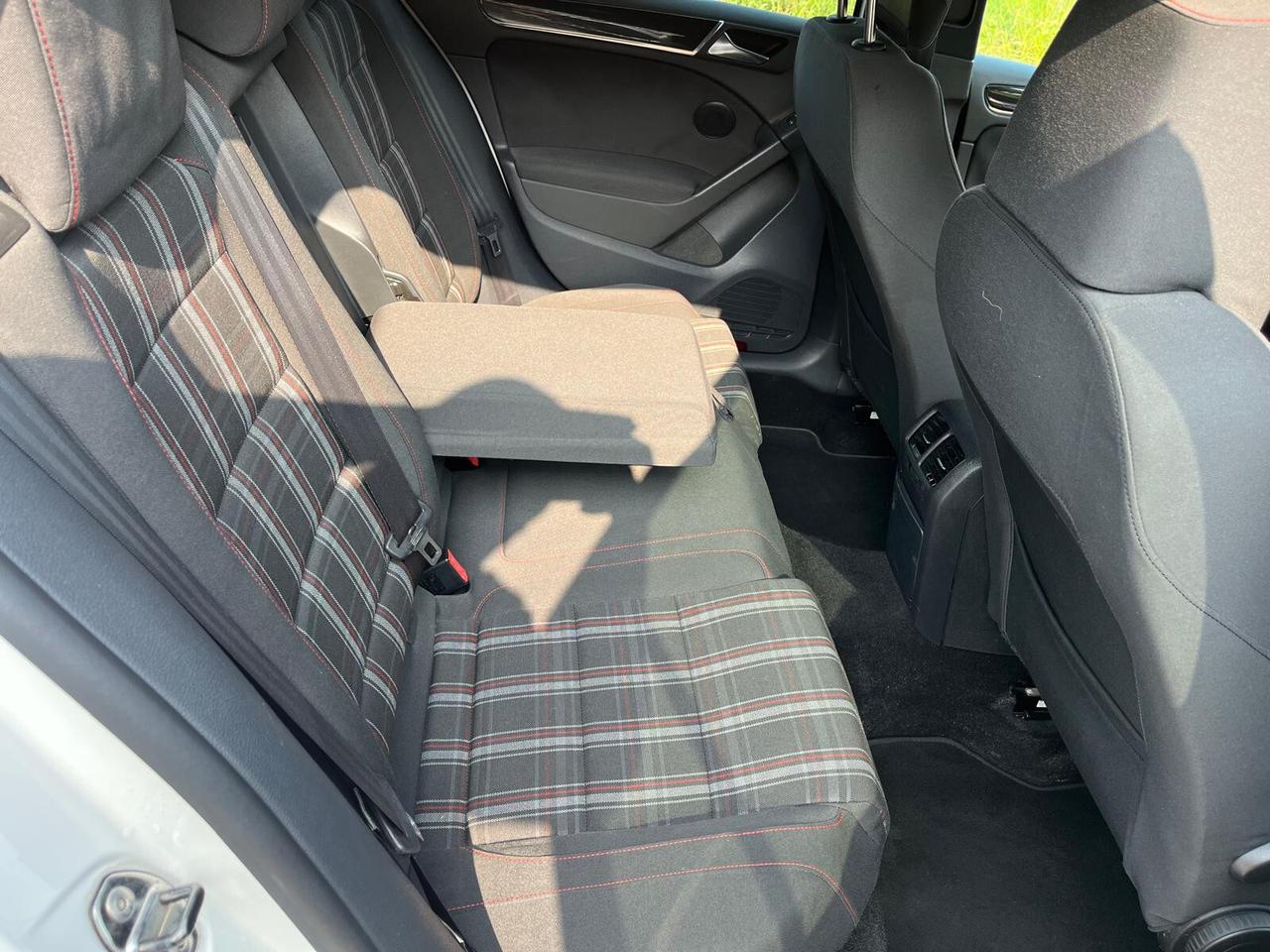 Volkswagen Golf GTI 2.0 TSI 5p.