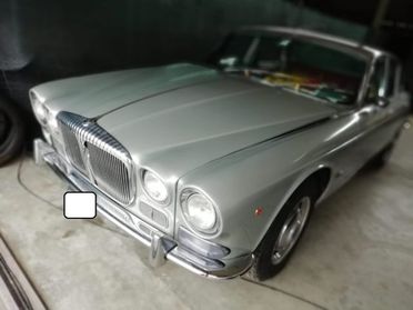 DAIMLER Sovereign 2.8