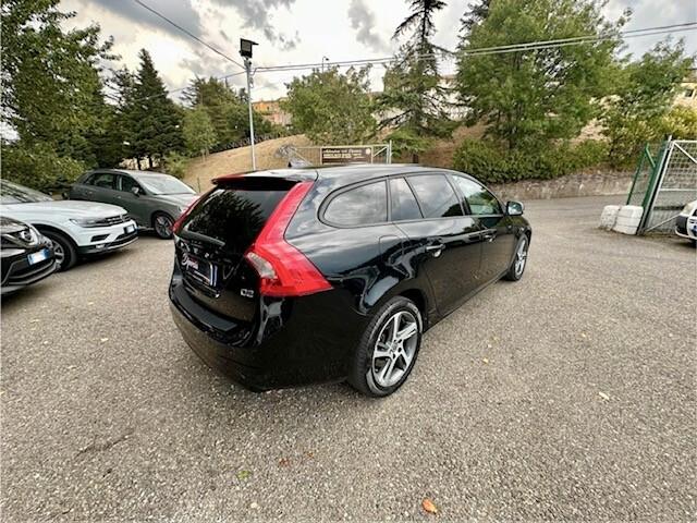 Volvo V60 D2 1.6 Powershift R-design Kinetic