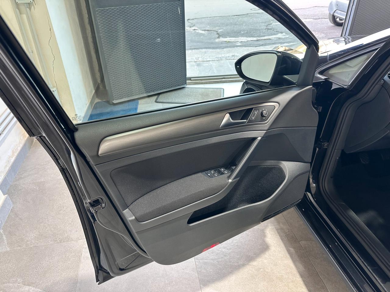 Volkswagen Golf 1.6 TDI 5p. Comfortline - Km 75.000 - DA VETRINA!!!!