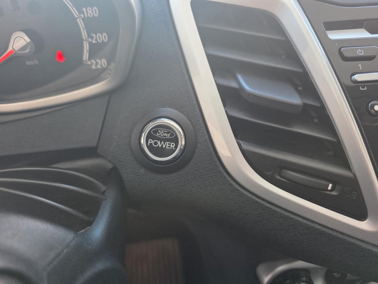 FORD FIESTA 1.4 DIESEL CON SOLI 113.000 KM 2012