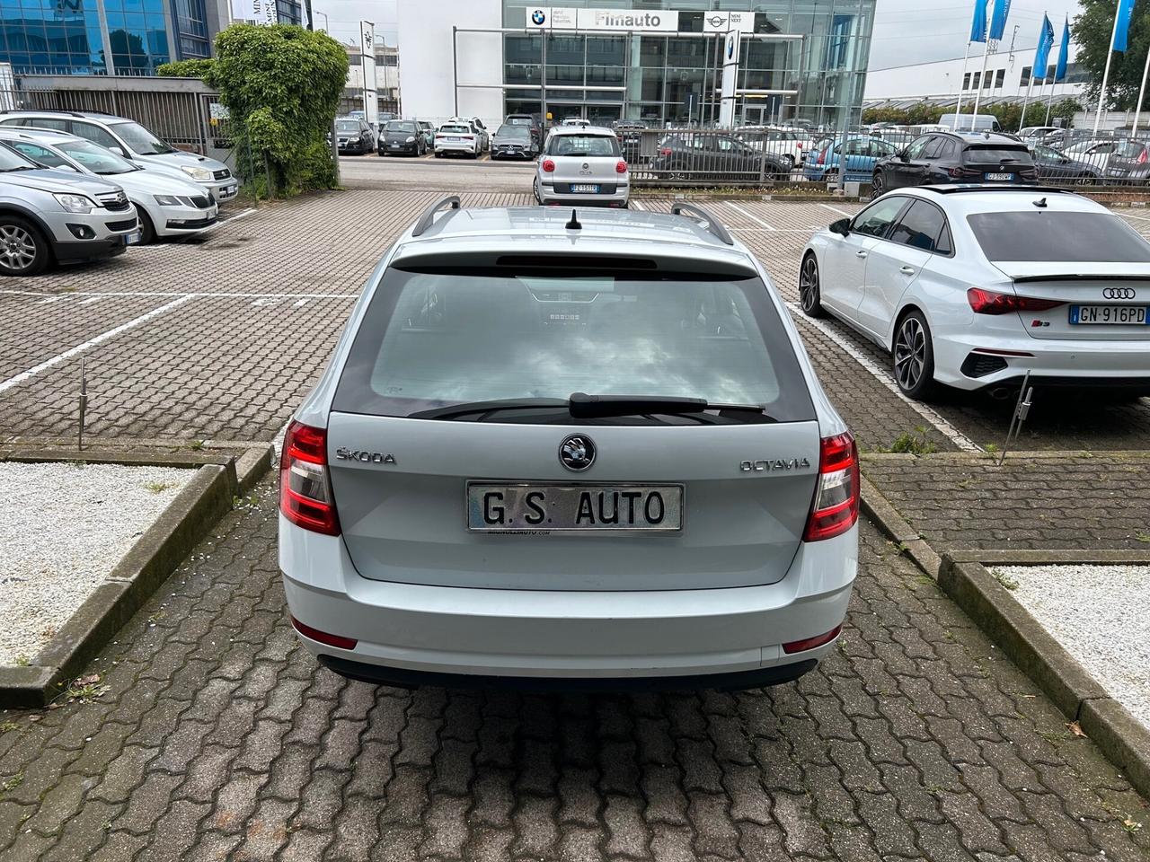 Skoda Octavia Wagon 1.6 tdi 115cv dsg VAN IVA ESP.