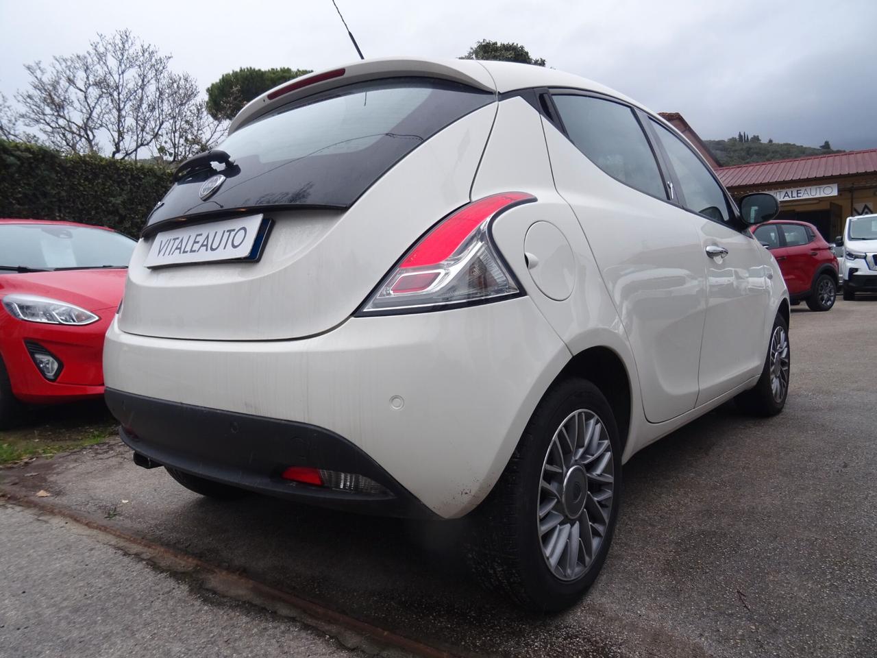 Lancia Ypsilon 0.9 TwinAir 85 CV 5p Platinum C.AUTOMATICO