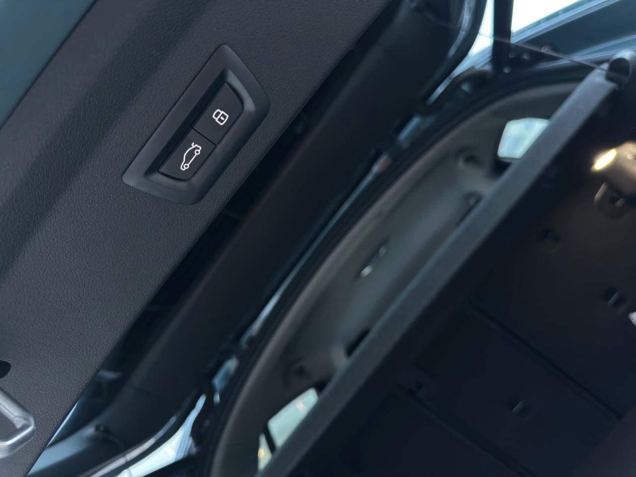 Bmw 118d Lucido Shadow Line