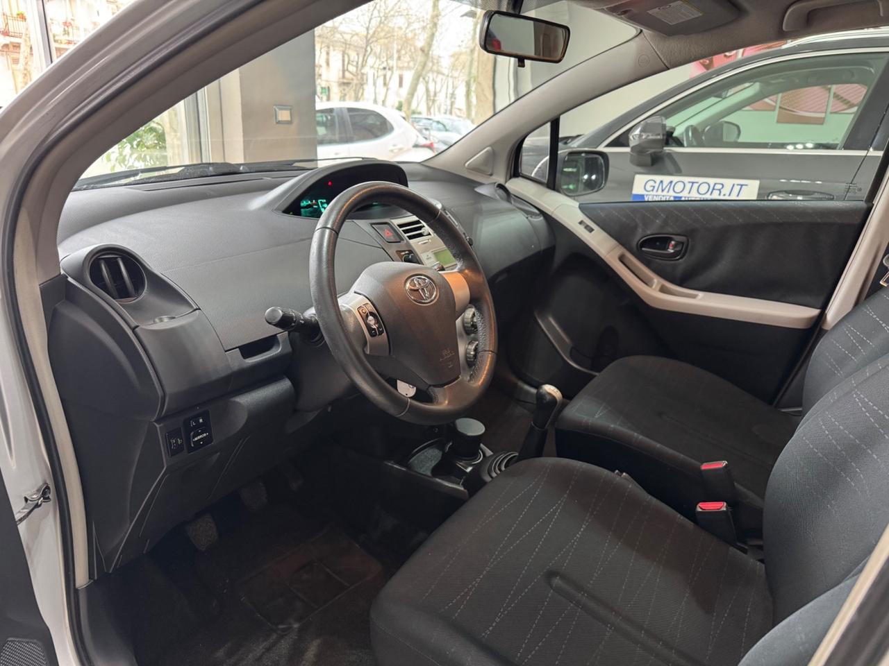 Toyota Yaris 1.0 benzina 5 porte Sol