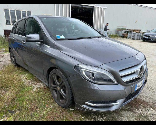 MERCEDES-BENZ B 180 Premium