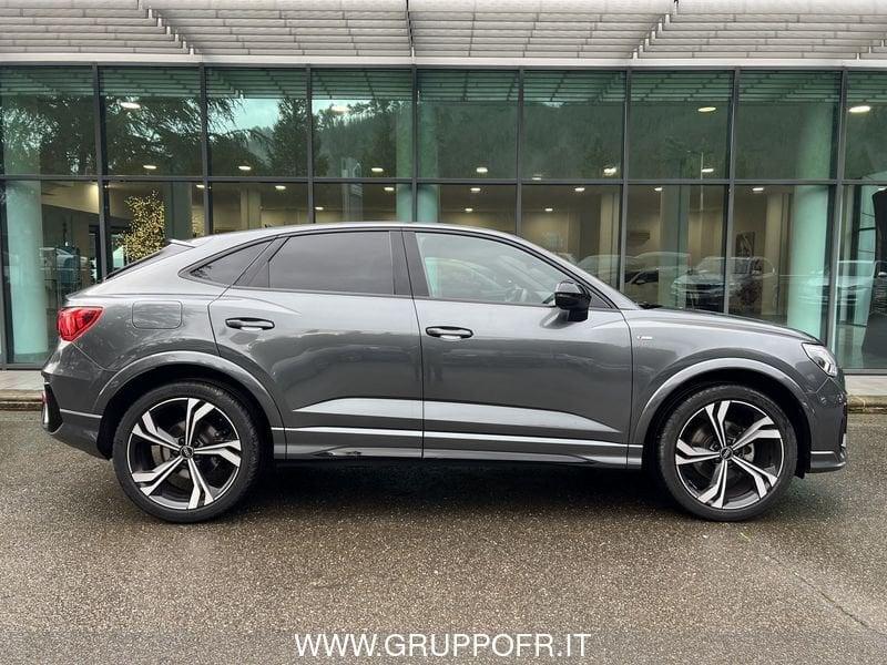 Audi Q3 35 TDI S tronic Identity Black