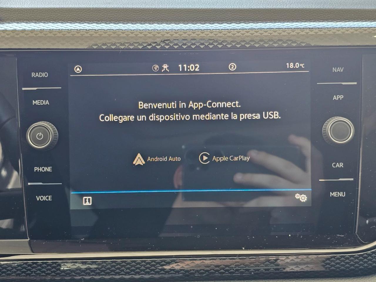 Volkswagen Taigo LIFE C16 Tetto Clima2Zone LED CarPlay Neopatentati