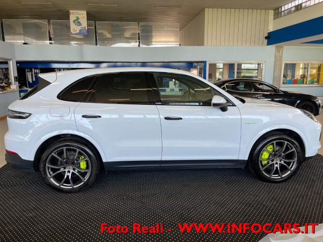 PORSCHE Cayenne 3.0 V6 E-Hybrid PHEV Iva Esposta