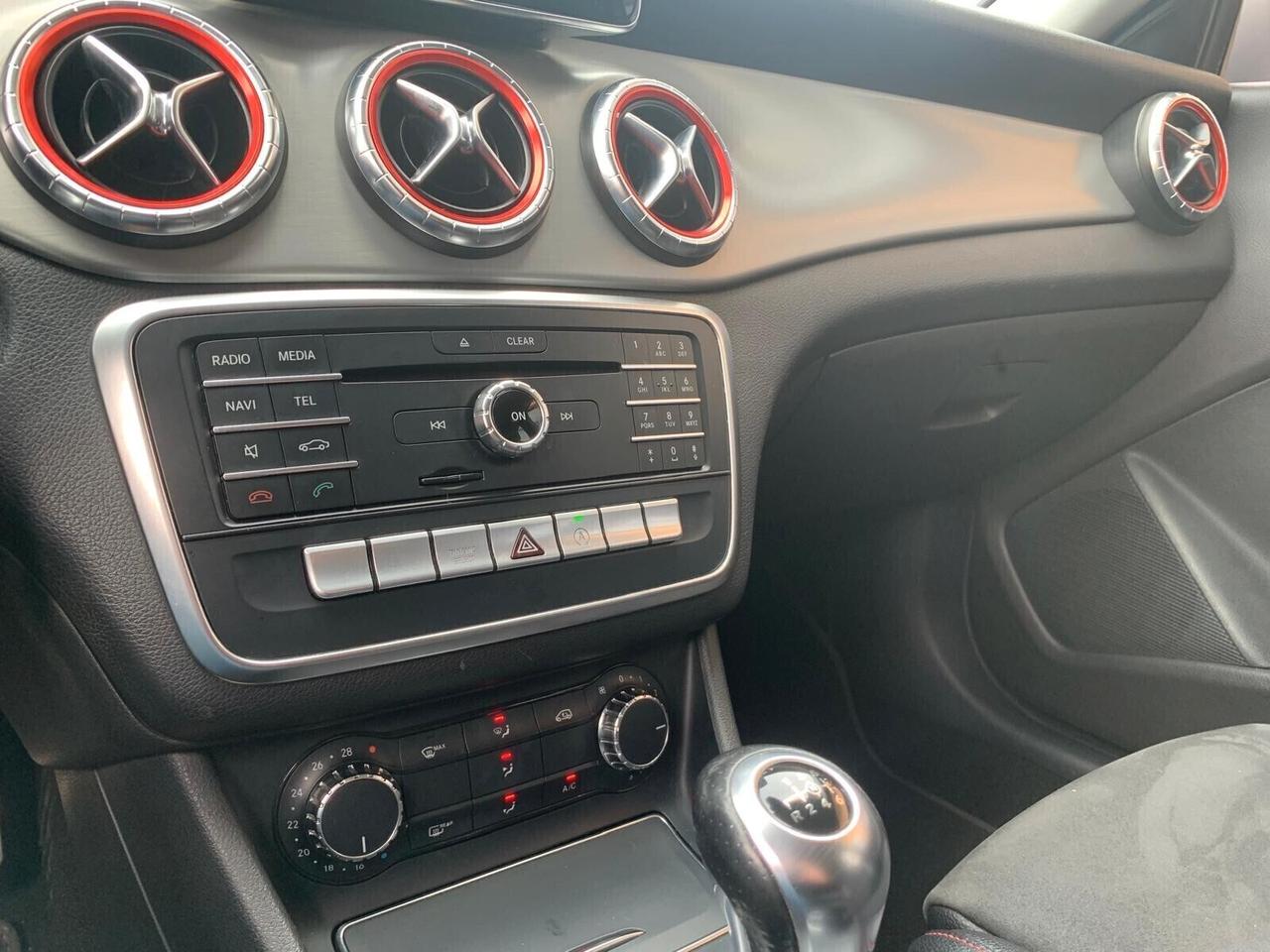 Mercedes-benz CLA 200d Premium AMG Pack Neopat.