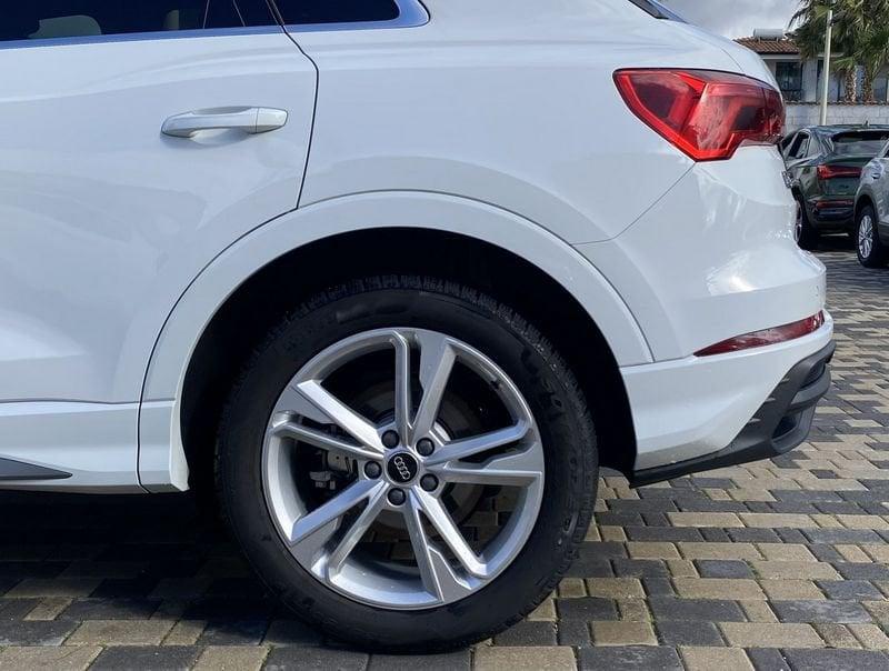 Audi Q3 S Line interno ed esterno 2.0 TDI 200CV S-Tronic quattro 40