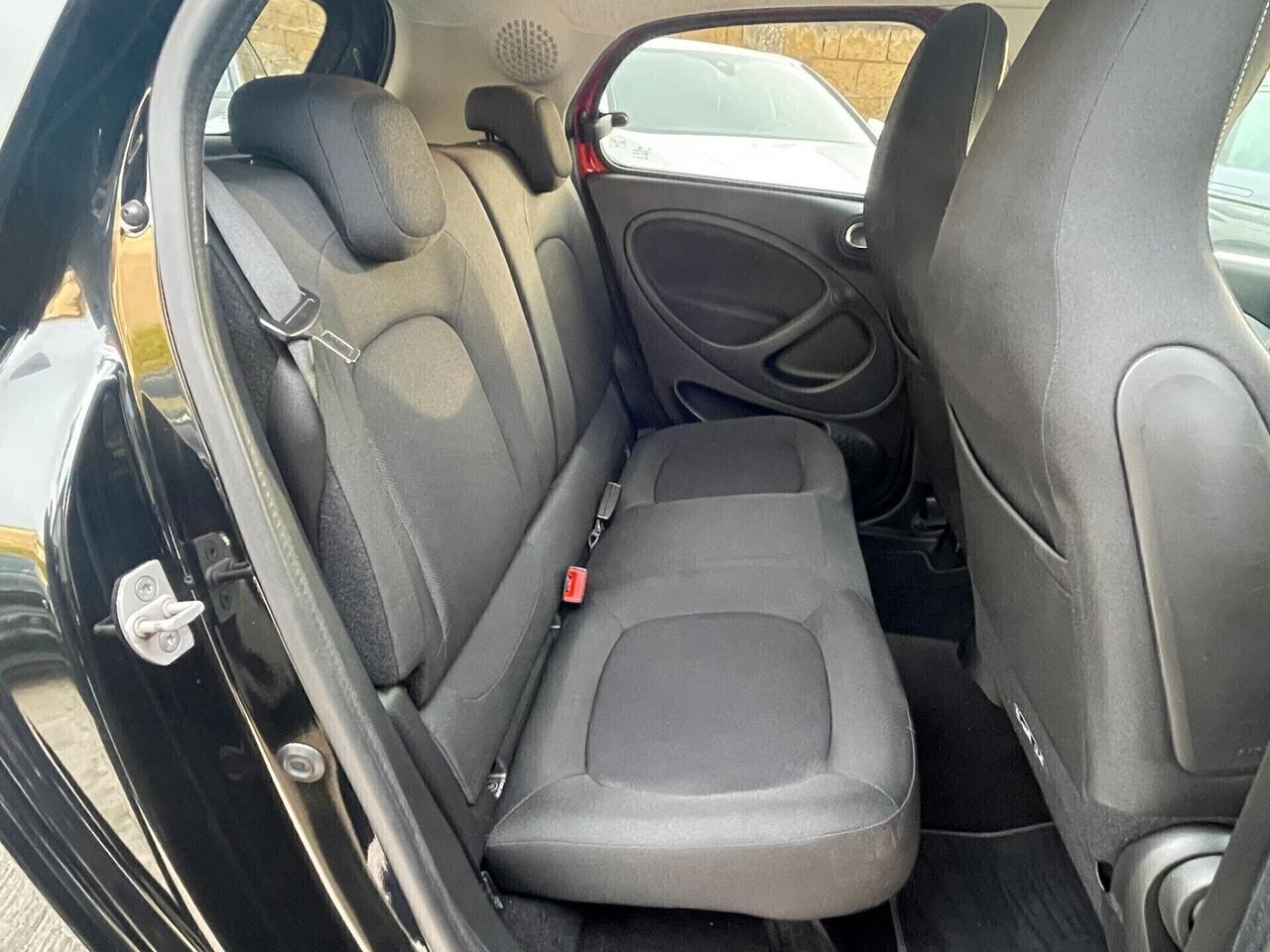 Smart ForFour 70 1.0 twinamic Passion LED NAVI