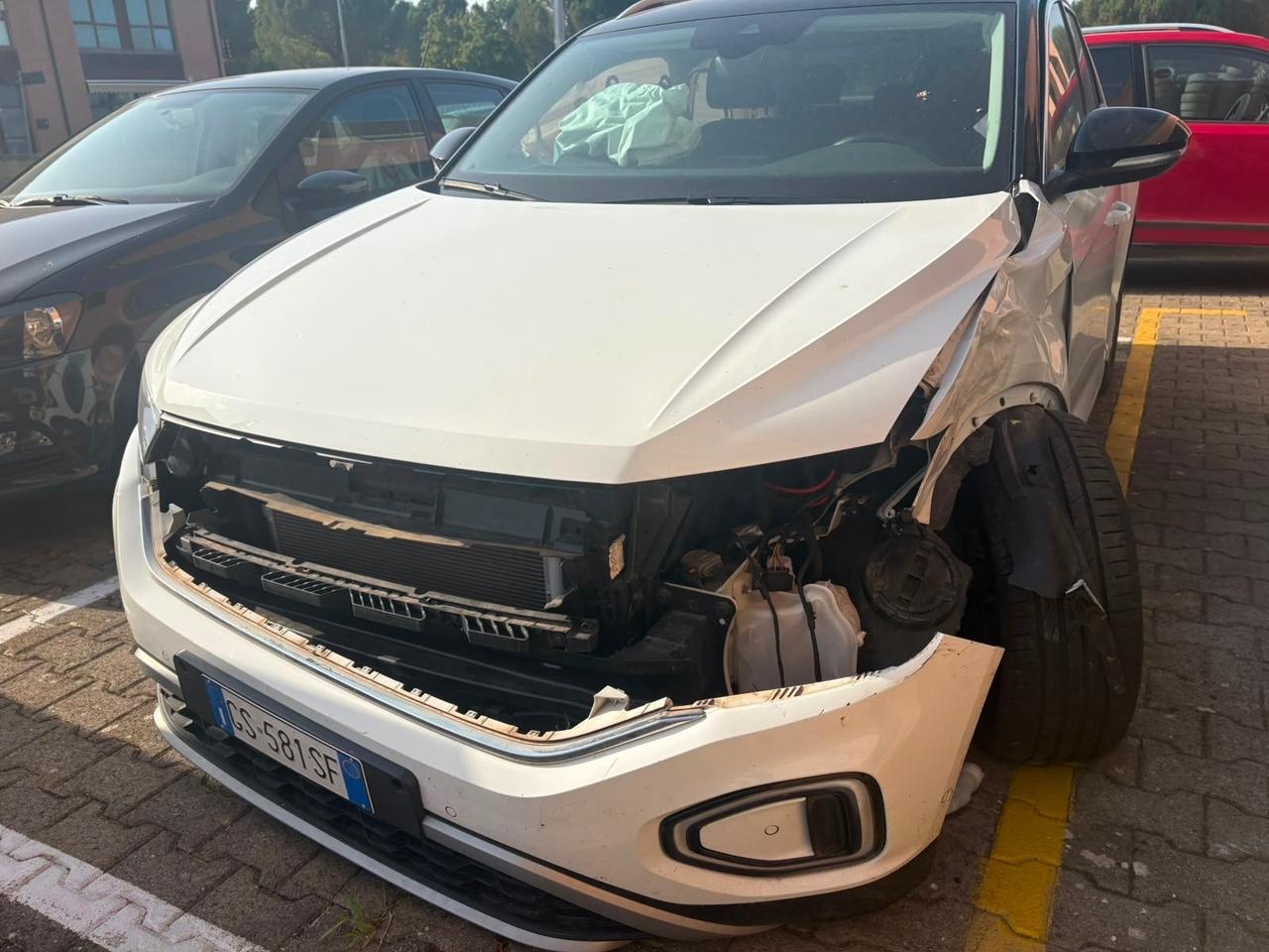 Volkswagen T-Roc 1.0 TSI Life 2024 26.000 KM INCIDENTATA