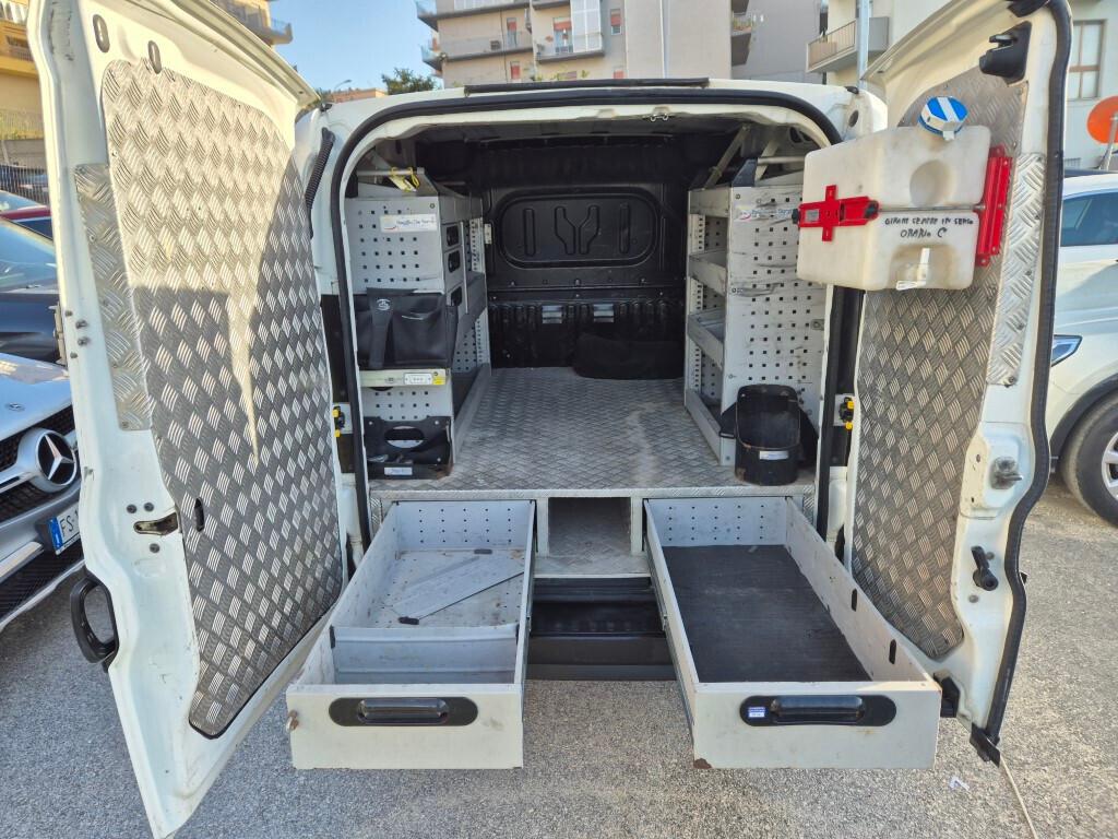 Fiat Doblo 1.6 MJTD 105CV CON SCAFFALI