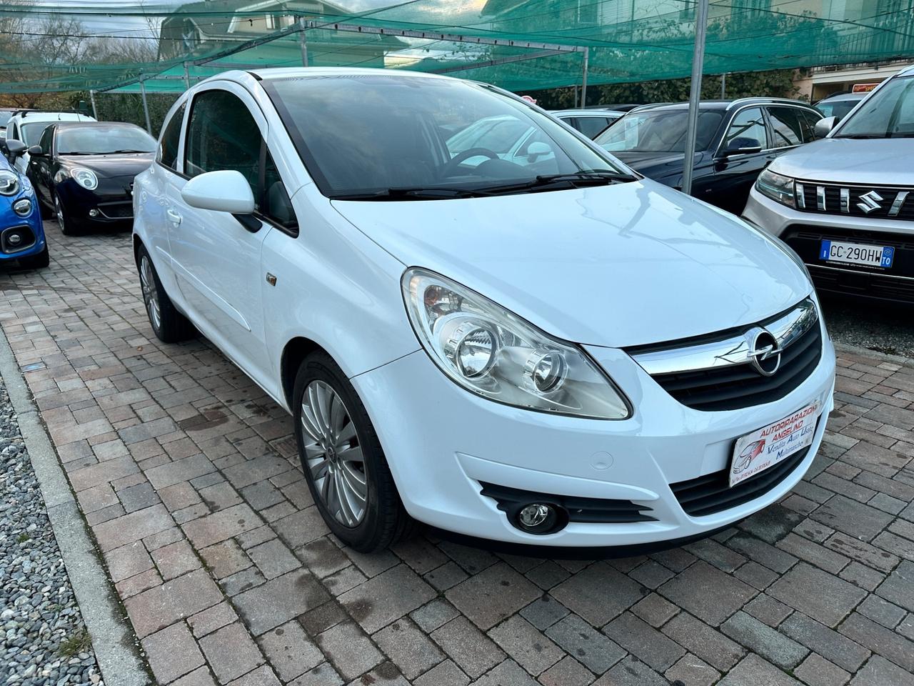 Opel Corsa 1.2 Benzina cambio automatico