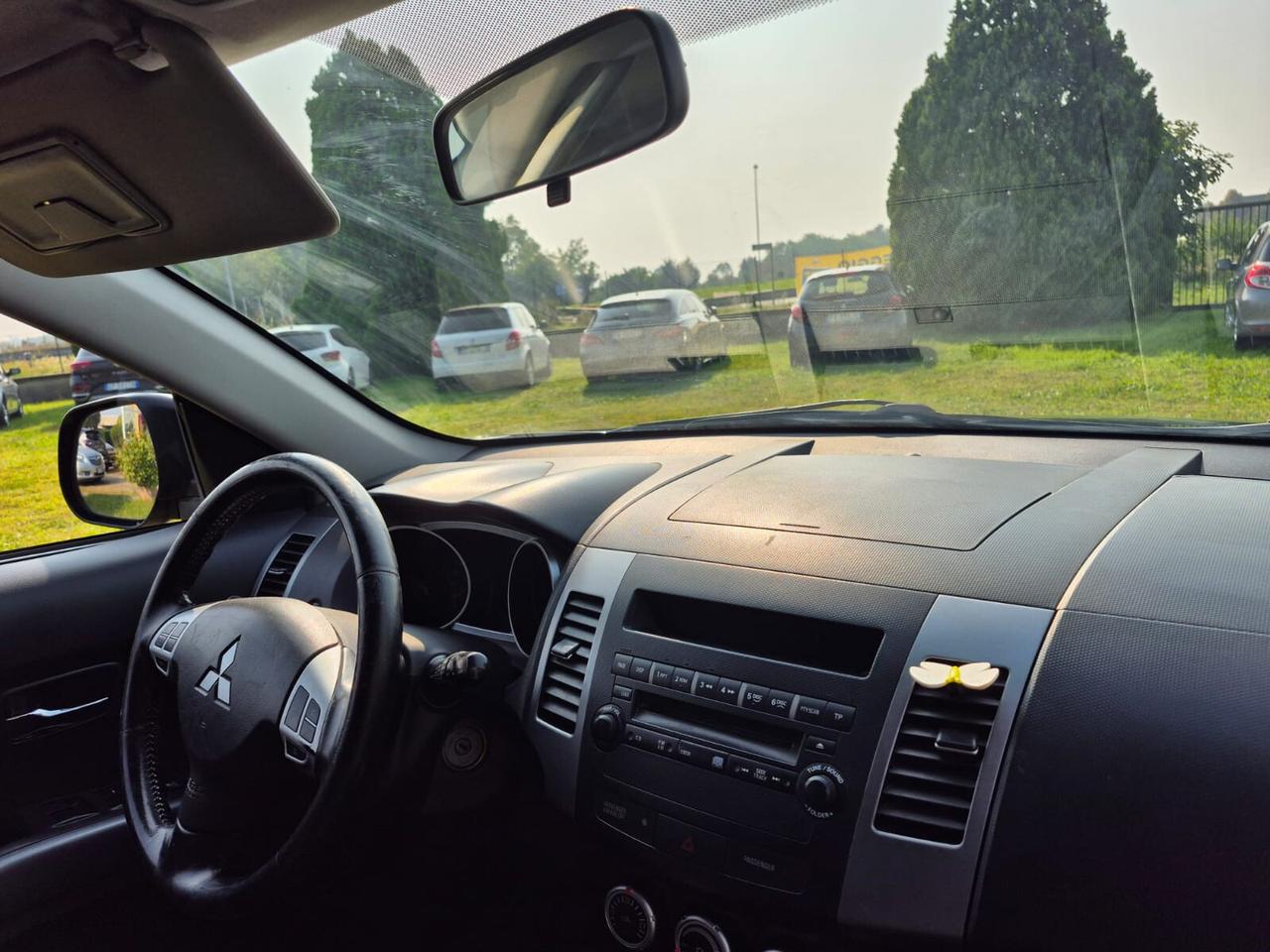 Mitsubishi Outlander 2.0 Intense