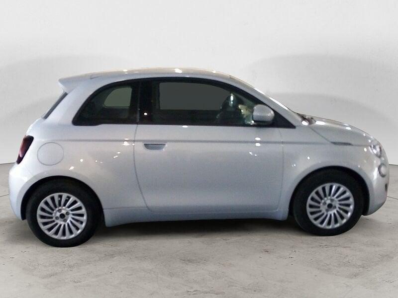 FIAT 500 Bev Hatchback My24 500e -320 Berlina