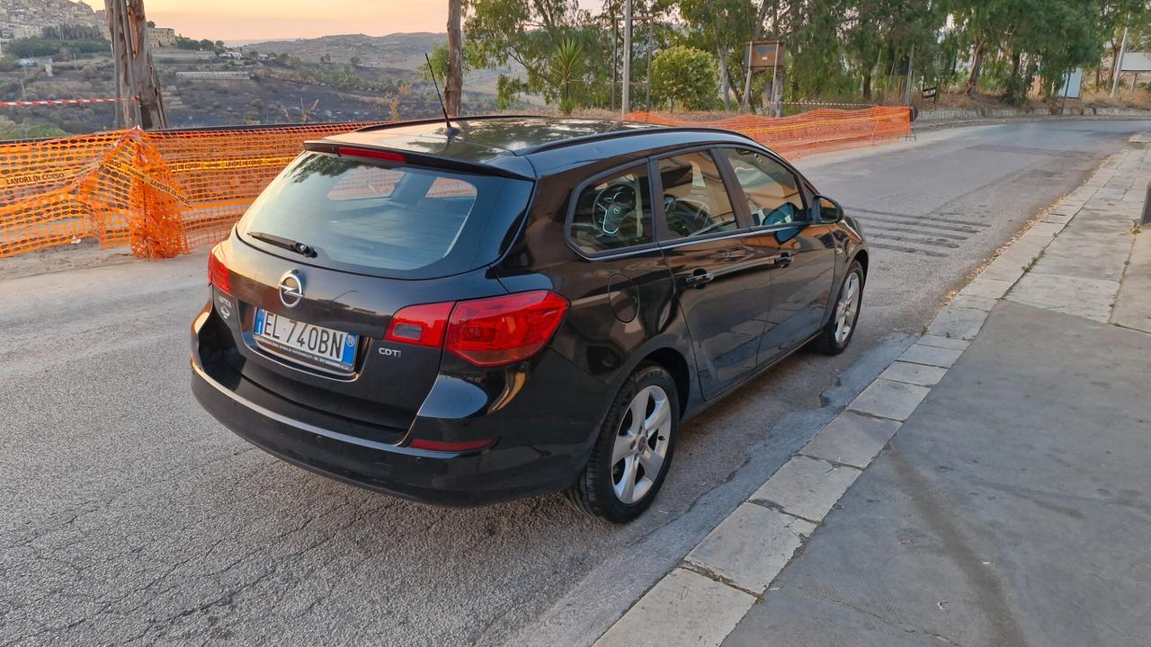 Opel Astra 1.7 CDTI 110CV Sports Tourer Cosmo