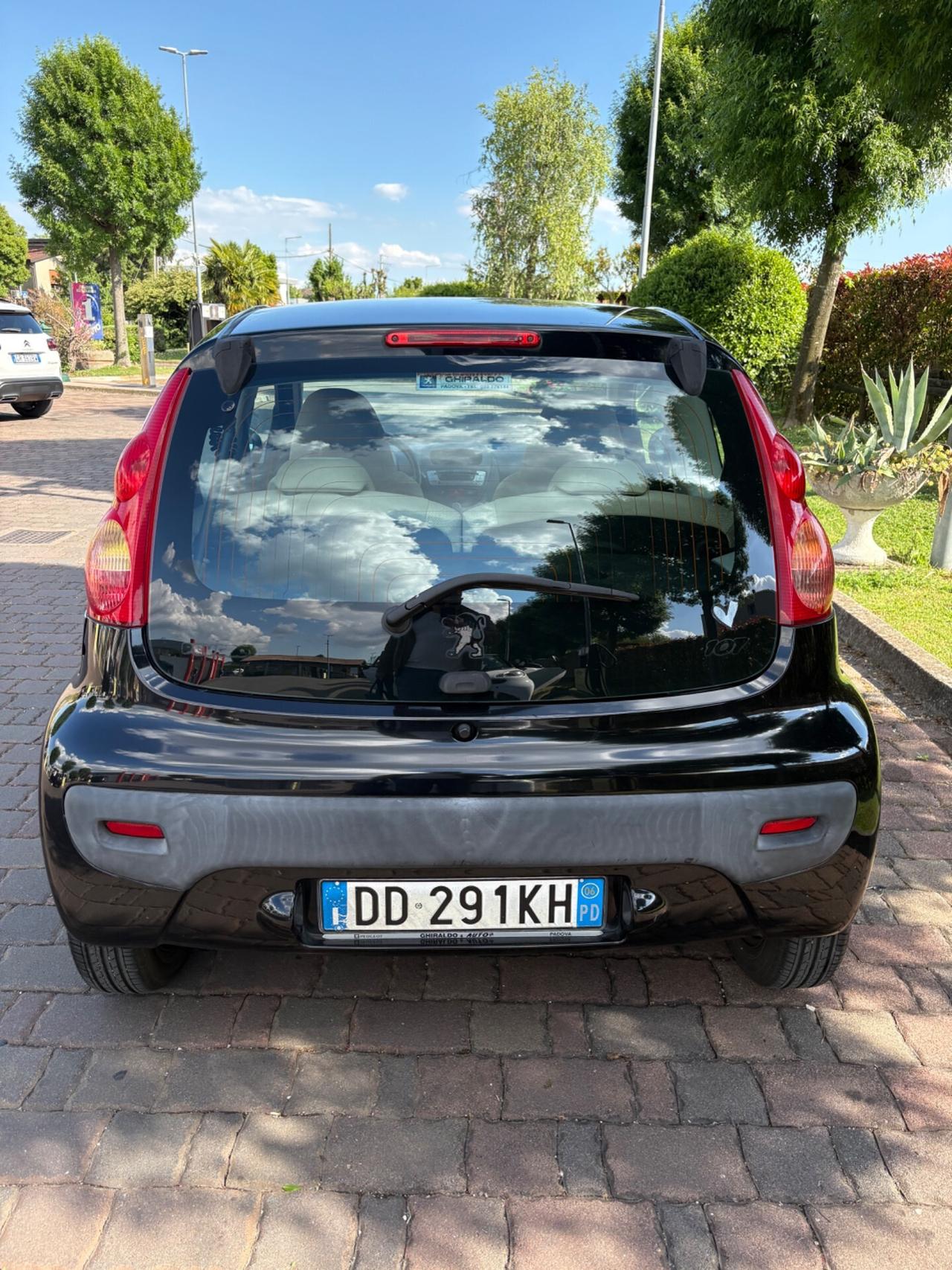 Peugeot 107 1.0 68CV 3p. Sweet Years