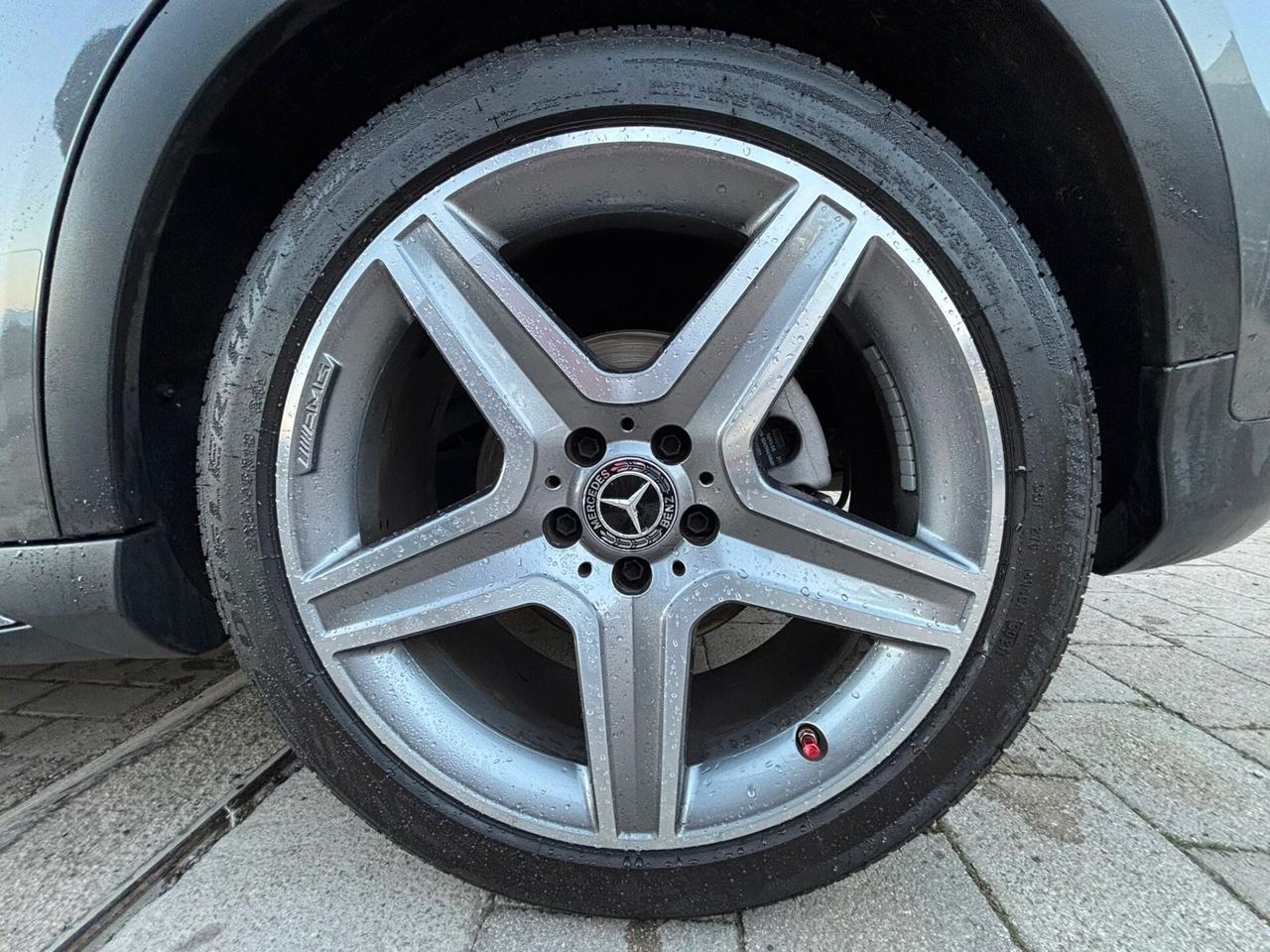 Mercedes-benz GLA 180 d Premium Amg - 2017