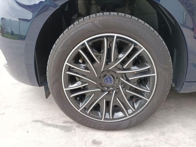 Lancia Ypsilon 1.2 69cv Start& Stop Gold