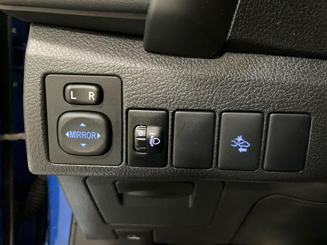 TOYOTA Auris 5 Porte 1.8 Hybrid Black Edition CVT my18