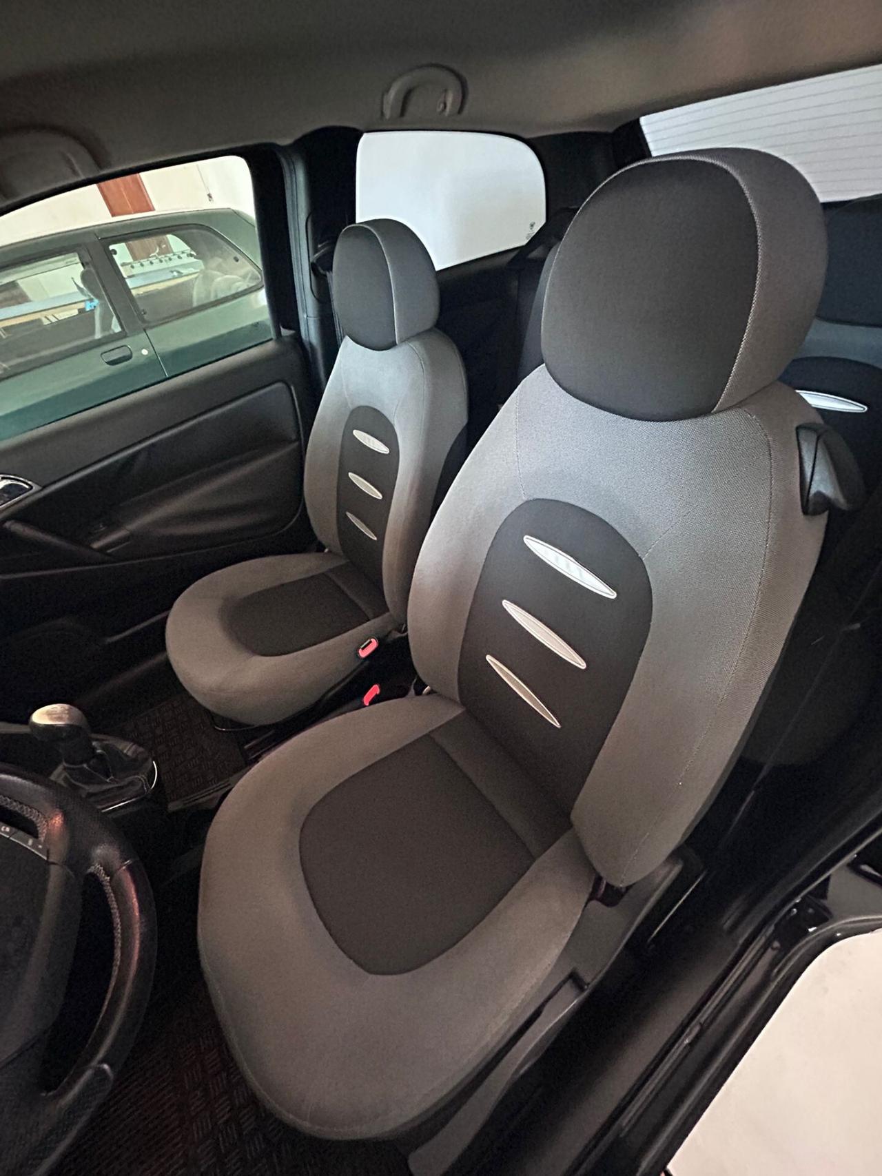 Lancia Ypsilon 1.3 MJT 90 CV Platino