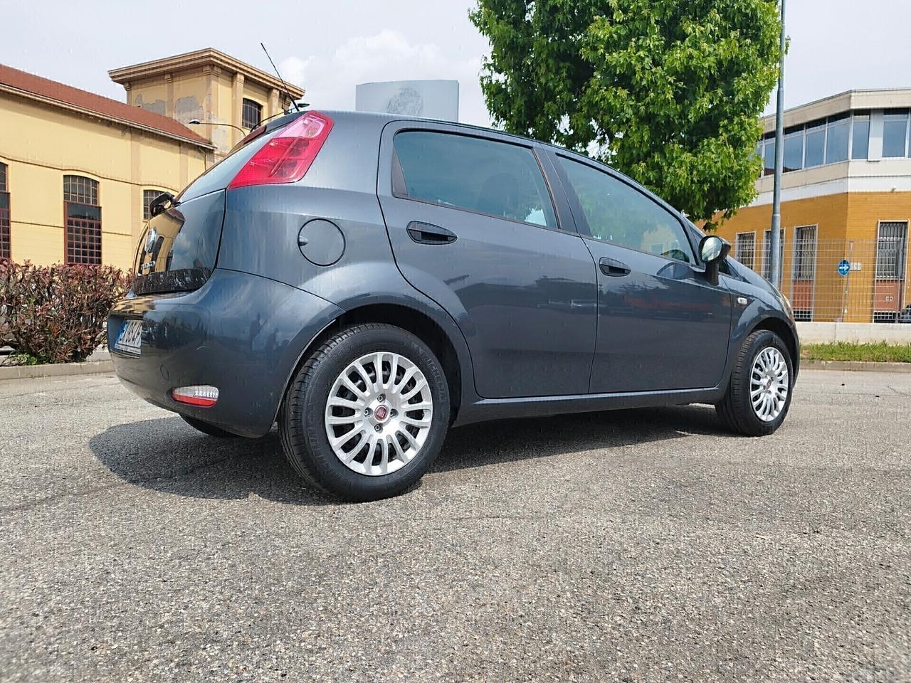 Fiat Punto 1.3 MJT II 75 CV 5 porte Street