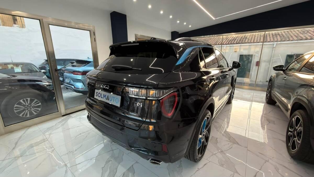 Lynk and Co 01 LYNK & CO 1.5 td phev auto