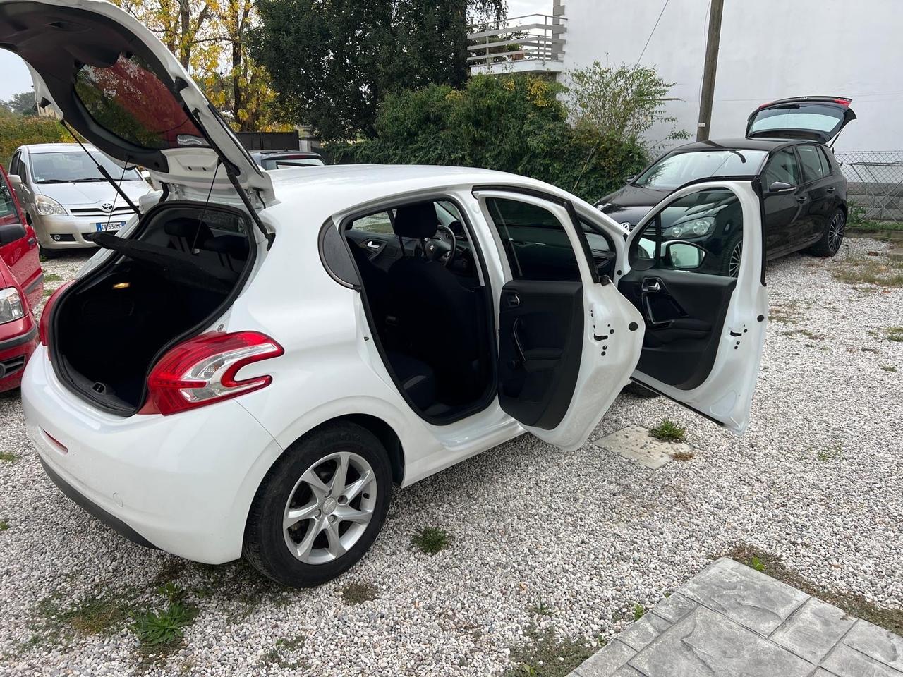 Peugeot 208 1.6 e-HDi 92 CV Stop&Start 5 porte Allure