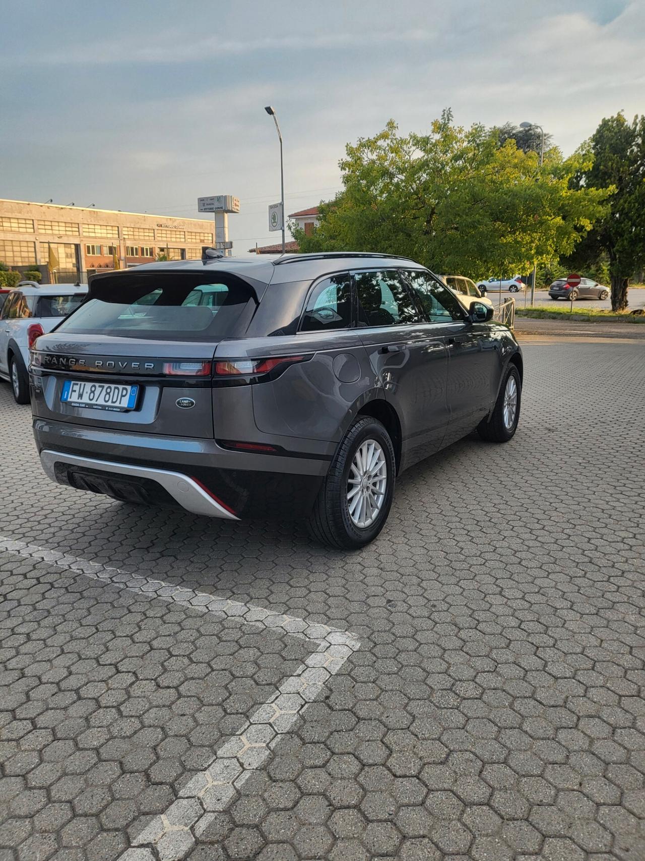 LAND ROVER RANGE ROVER VELAR